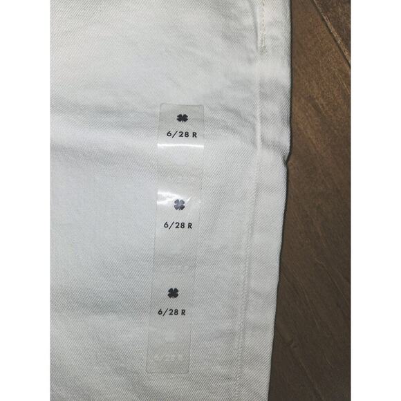 NWT! LUCKY BRAND Denim Drew Mom High Rise Taper Jean White Stretch 6/28R $119 - Picture 9 of 10